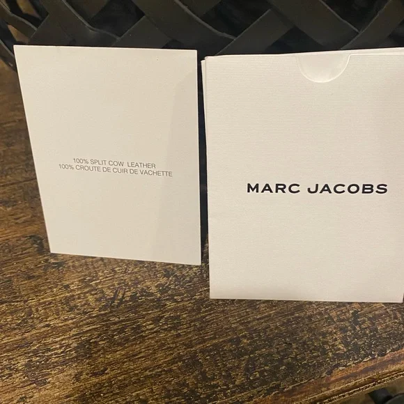 Beautiful Marc Jacobs Signet Black Leather Tote - Picture 10 of 10